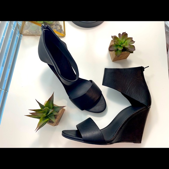 Vince black leather wedge sandals - Picture 2 of 9